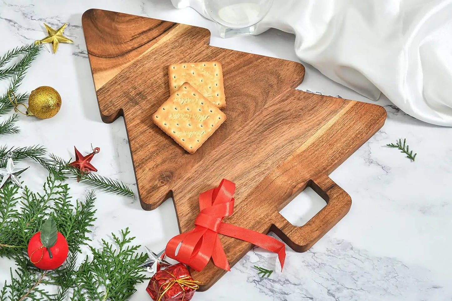 Christmas Tree Shaped Wood Cutting Board with Handle